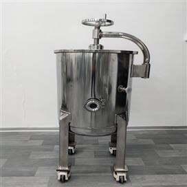 抽滤器